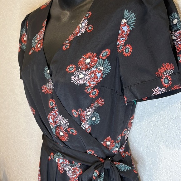 ModCloth Floral Cap Sleeve Wrap Dress Size XS - Picture 1 of 16